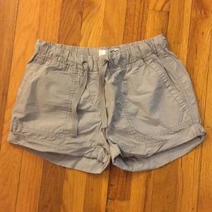 Cute shorts! Never worn 💚